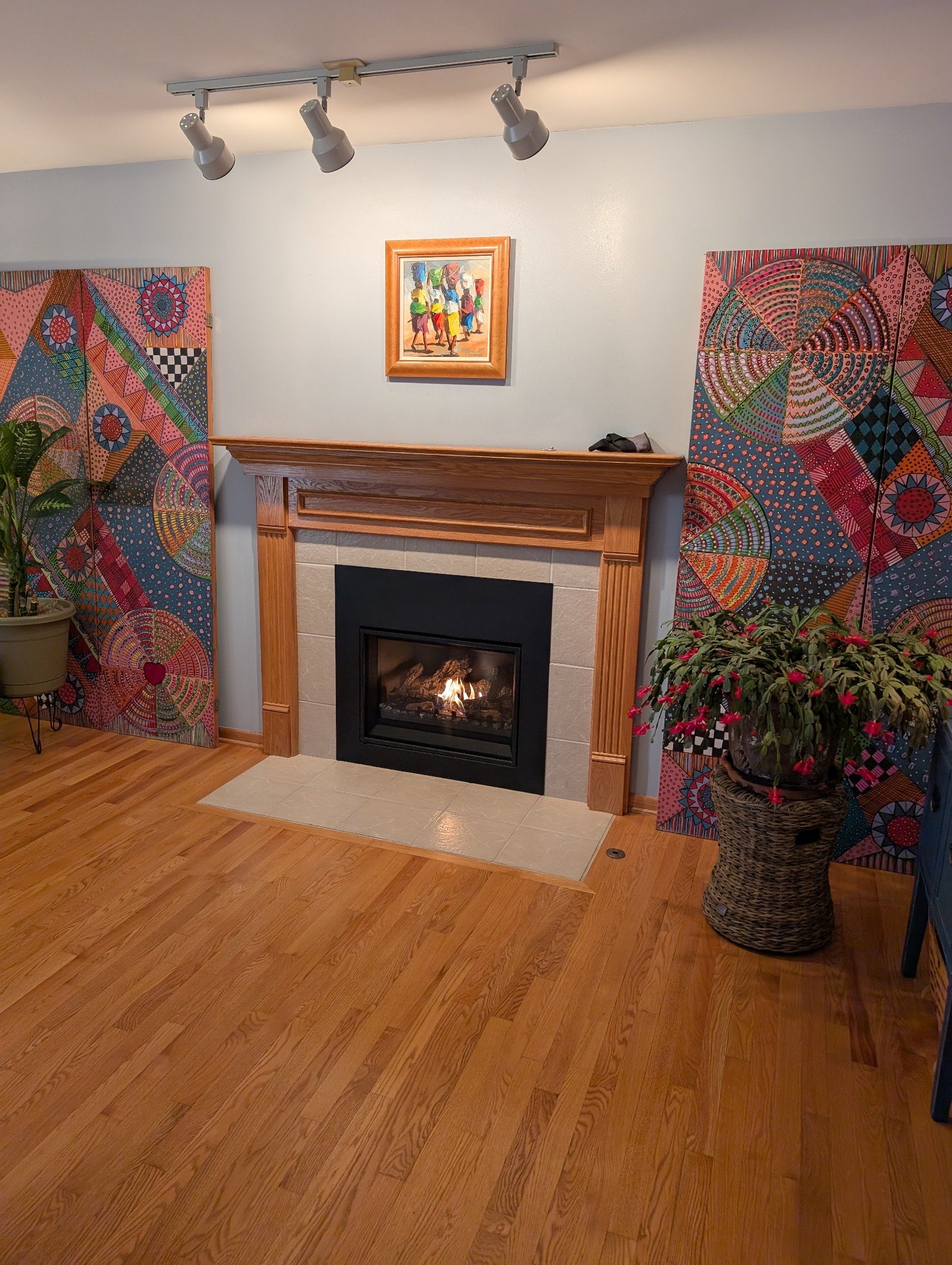 Fireplace insert remodel with wood mantel (Firebrick & Stone project photo)
